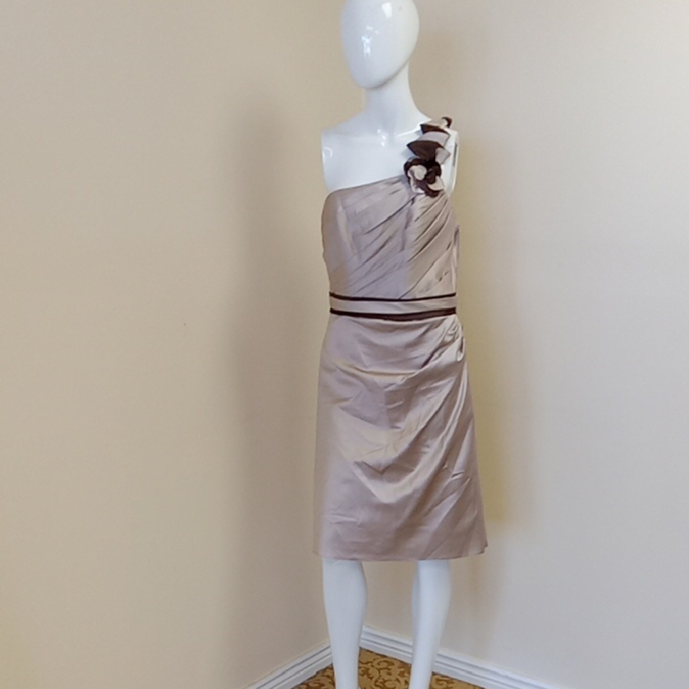 Elegant Cream One-Shoulder Dress